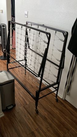 Metal frame folding bed
