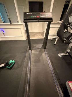 True Treadmill in Good Condition Moving must sell Smoke free household