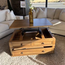 Beautiful Cocktail Lift Table 