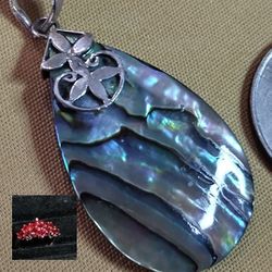 GORGEOUS ABALONE WITH (2) FOUR LEAF CLOVERS FOR EXCEPTIONAL LUCK.* (PENDANT ONLY). **PLEASE NOTE THAT THIS IS FIRM ON PRICE. THANK YOU (P-73662)