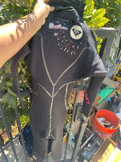 ROXY WET SUIT- Women’s Size 4/32