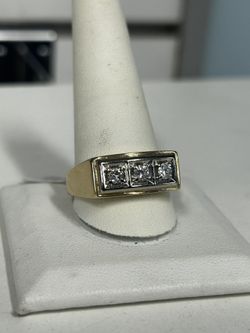 10kt Diamond Ring 