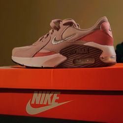 Nike Air Max Excee Women’s 8.5 