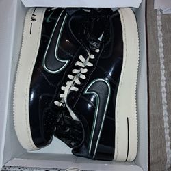 Size 13 Nikes 