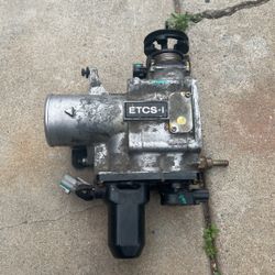 Lexus G300 Throttle Body (used)