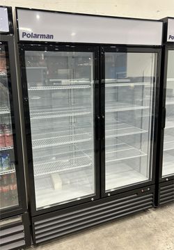❄️NSF Commercial 2 Door Beverage Merchandiser (Exhibidor de Bebidas)