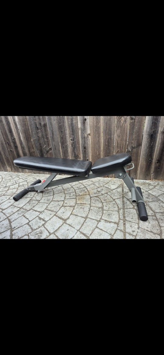 Adjustable Weight Bench