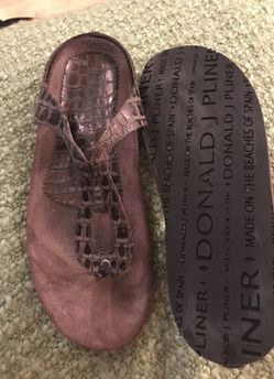 Donald J Pliner -Sandals Made on the Beach of Spain