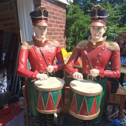 Pair Of 68" Royal Court Resin Indoor/Outdoor Royal Court Soldier With Drums