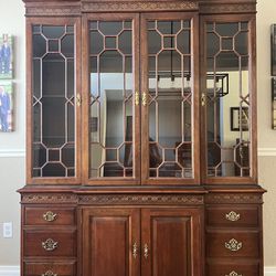 Traditional Lighted Hutch