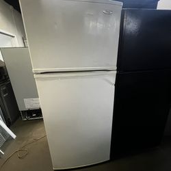 Whirlpool Top Freezer Refrigerator Apartment Size 18 Cu Ft