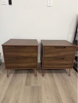 Set of 2 Modern Walnut Nightstands – 2 Drawers – Excellent Condition