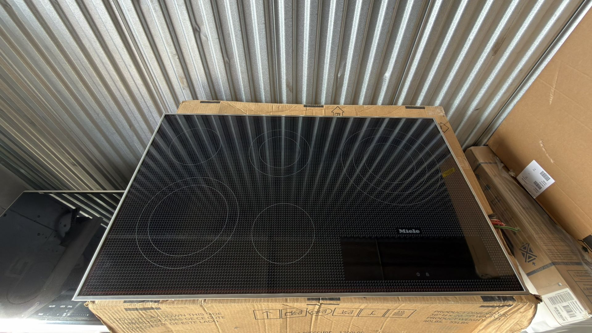 🔥 Miele 36” Electric Cooktop – KM5860 – Open Box 🔥 Price today: $1599 Delivery and installation available Upgrade your kitchen with this premium