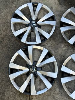 Honda Civic Hubcaps/wheelcovers ! Like New ! 16 In