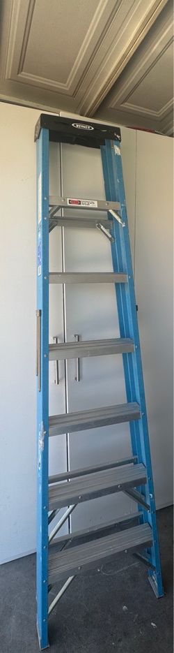 Werner Fiberglass Step Ladder