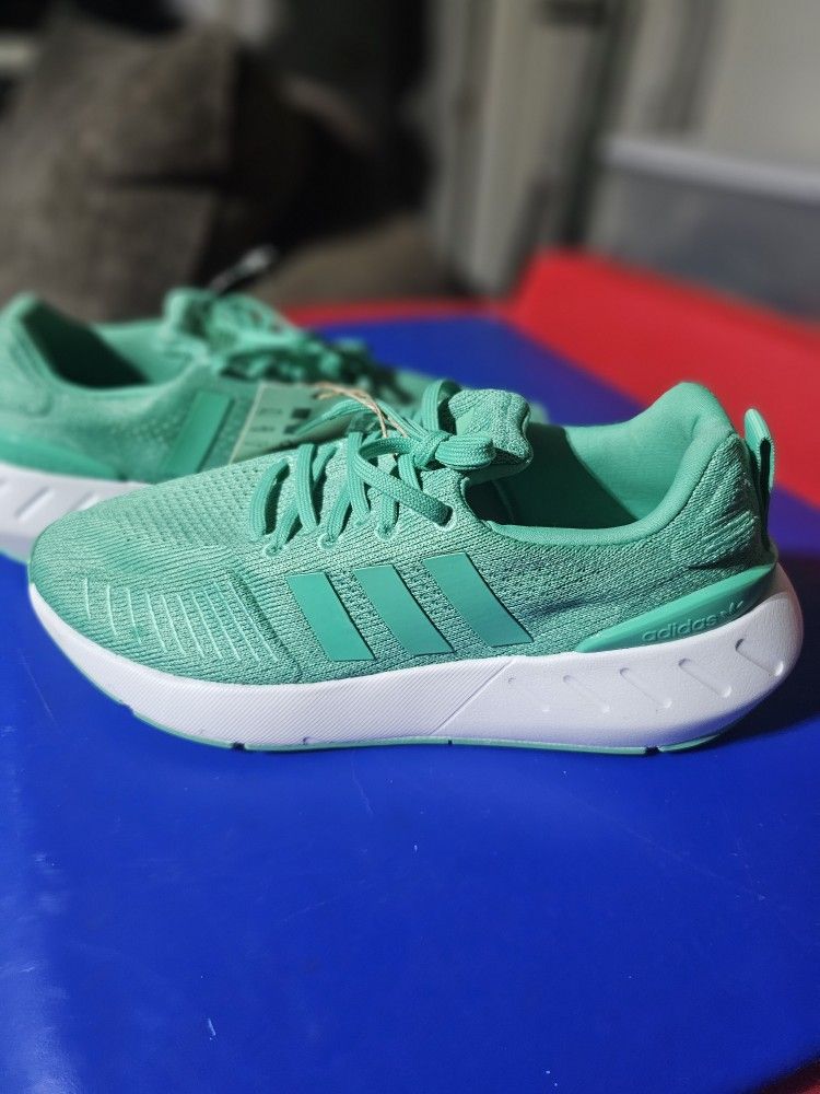 Adidas Size 7half Woman's Shoe