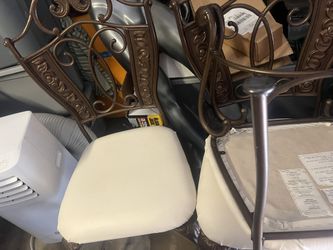 Roth Iron Bronze Table Set  4 Chairs. 