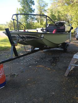 13' 1972 Boston Whaler With 40 HP Mercury Forcer Engine
