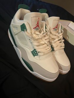 Pine Green Jordan 4’s Size 13