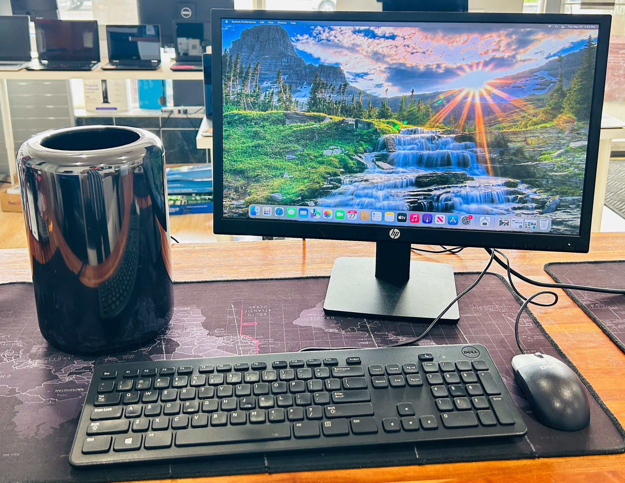 Apple MAC PRO 2013 6CORE Intel XEON E5 64GB RAM 1TB SSD AMD FIREPRO D500 6GB Graphics Best for Audio//Studios -Music Production
