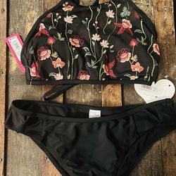 Beautiful Black Stitched Floral Top 2PC MEDIUM Bikini