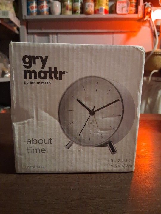 Gry Mattr Brand New Desktop Silent Clock Alarm Clock