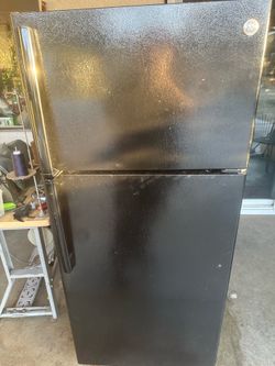 Ge fridge fully fuctional 250 obo
