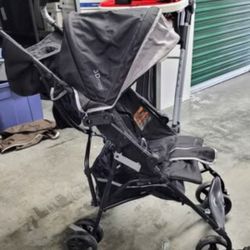 Summer 3d stroller . Damage on handle otherwise good condition 