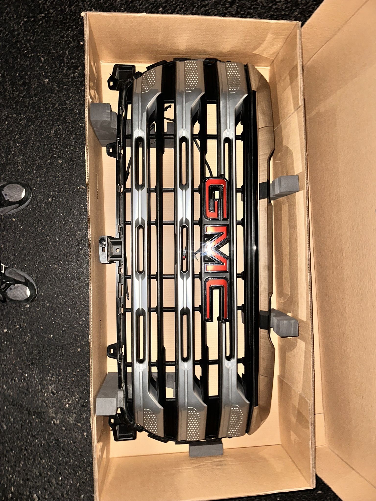 2025 GMC Sierra Grill