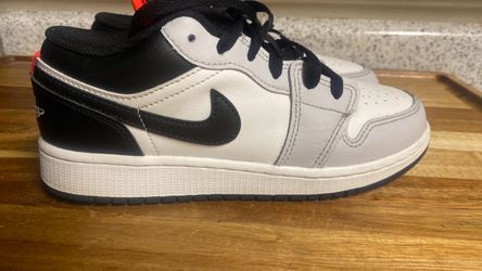 Nike Air Jordan 1 Low Sneakers size10.5c