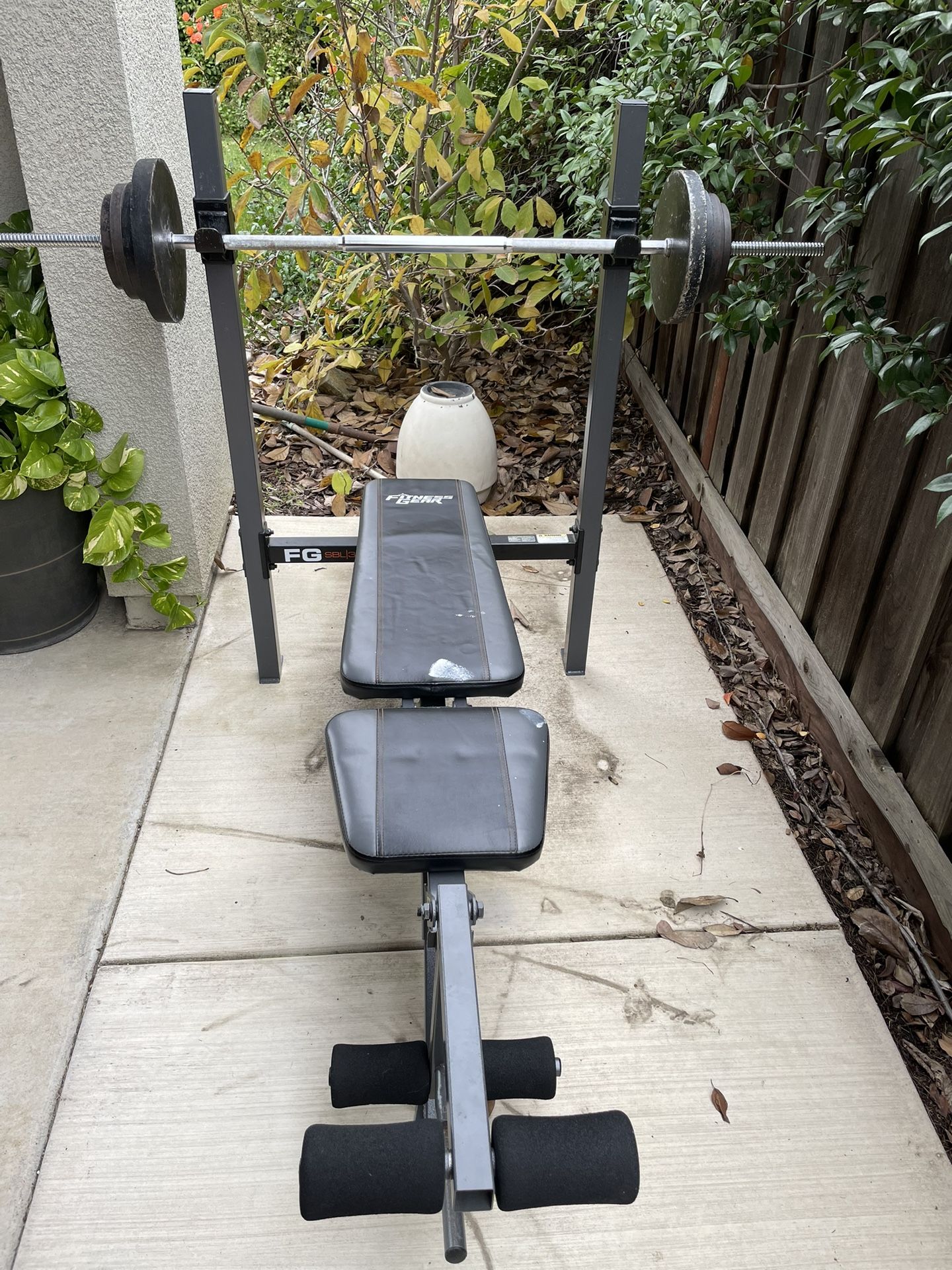 Workout Bench With 85lb Of Weight 