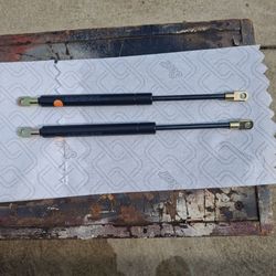 90 lb struts