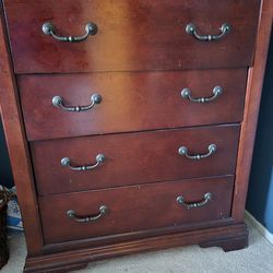 Set Of 2 Dressers ‐ Solid Wood