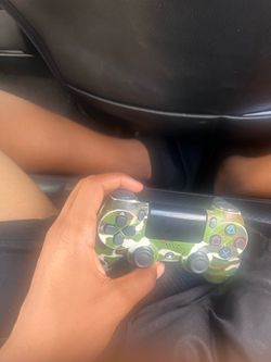 PlayStation 4 camouflage controller