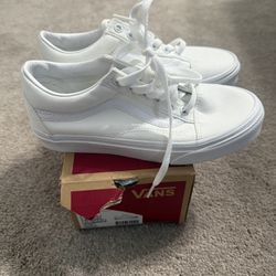 Brand New Vans Old Skool Size 4.5