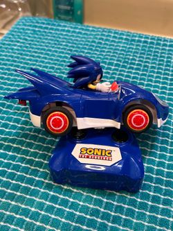 Sonic & Sega All-Stars Racing remote-controlled car w/ 2.5” Sonic Figure