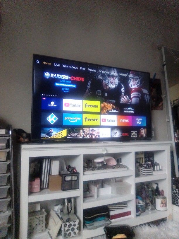 55inch lg tv uhd 4k 55UT7570PUB with remote