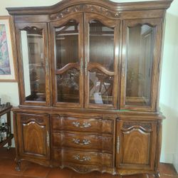 China Cabinet 2 Piece Hutch