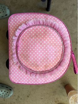 Girl sutucase
