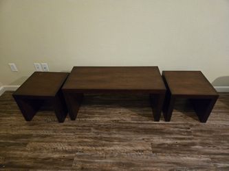 Coffee tables / center tables. Mesas de centro.