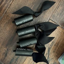 Wedding Table Decor 4x “Kissing Bells”