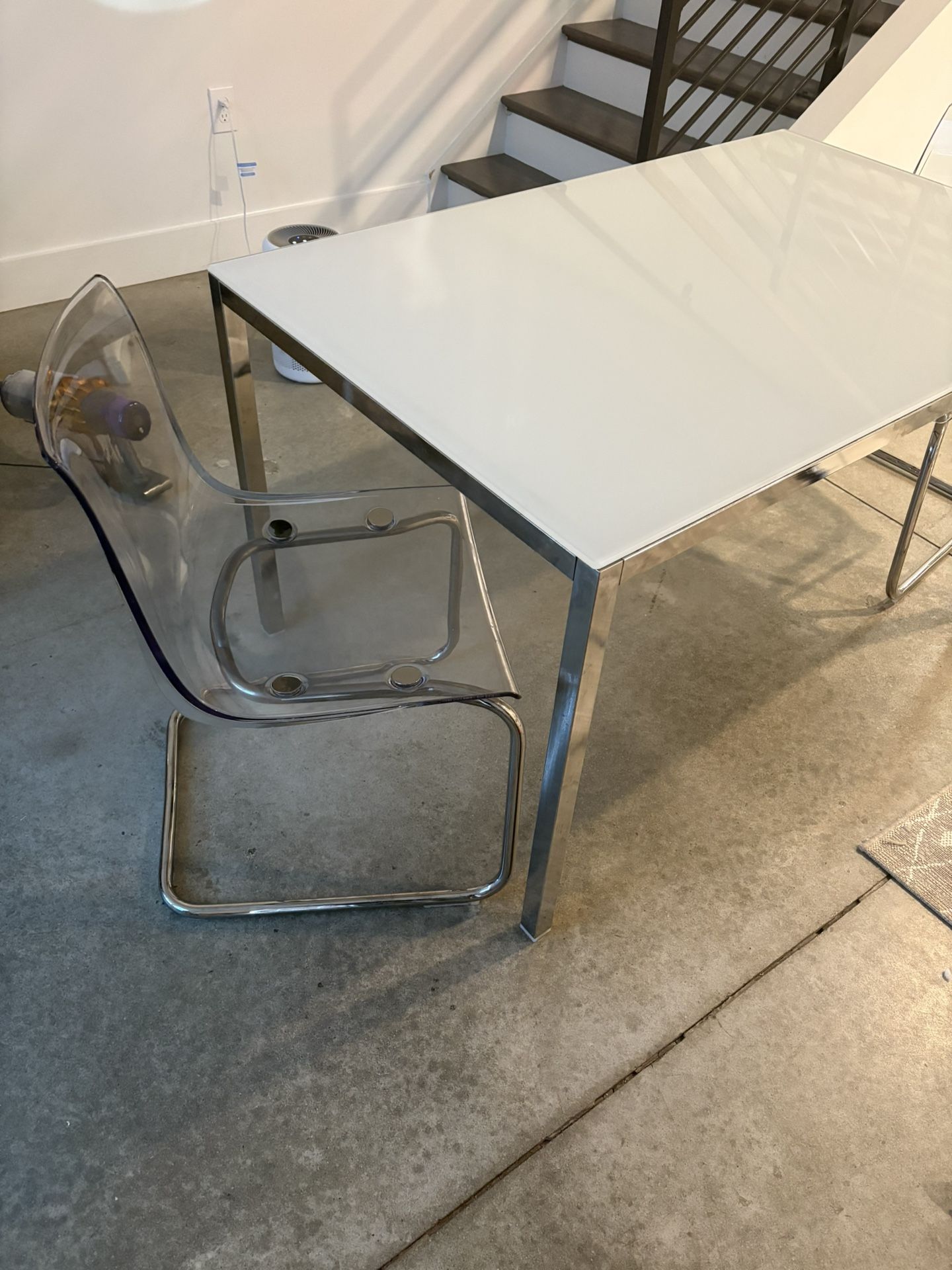 Moving Sale. Glass Table + 2 Clear Chairs