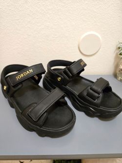 Jordan Deja Sandals Women’s Size 7 Black Metallic Gold shoes
