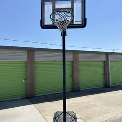 Basketball Court/hoop