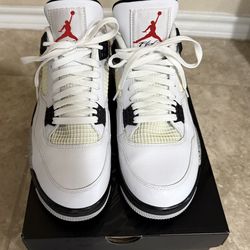 MEN’S JORDAN 4 RETRO SNEAKERS