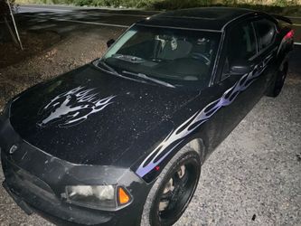 Fast v6 2009 dodge charger come get it 127,000 on the miles runs and drive great was my daily driver she’s great on the road come get it no low baller