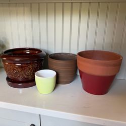 4 nice planter pots