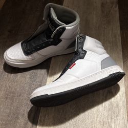 Levi’s High Top (2024) Kids Size 4 Shoes