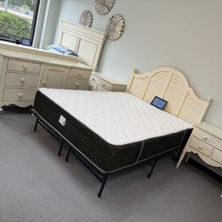 Queen bedroom set (FREE 24H DELIVERY AND SETUP)