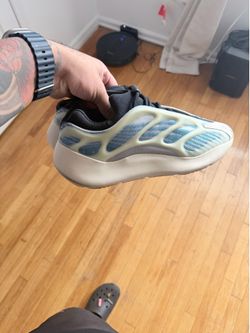 Yeezy 700 v3